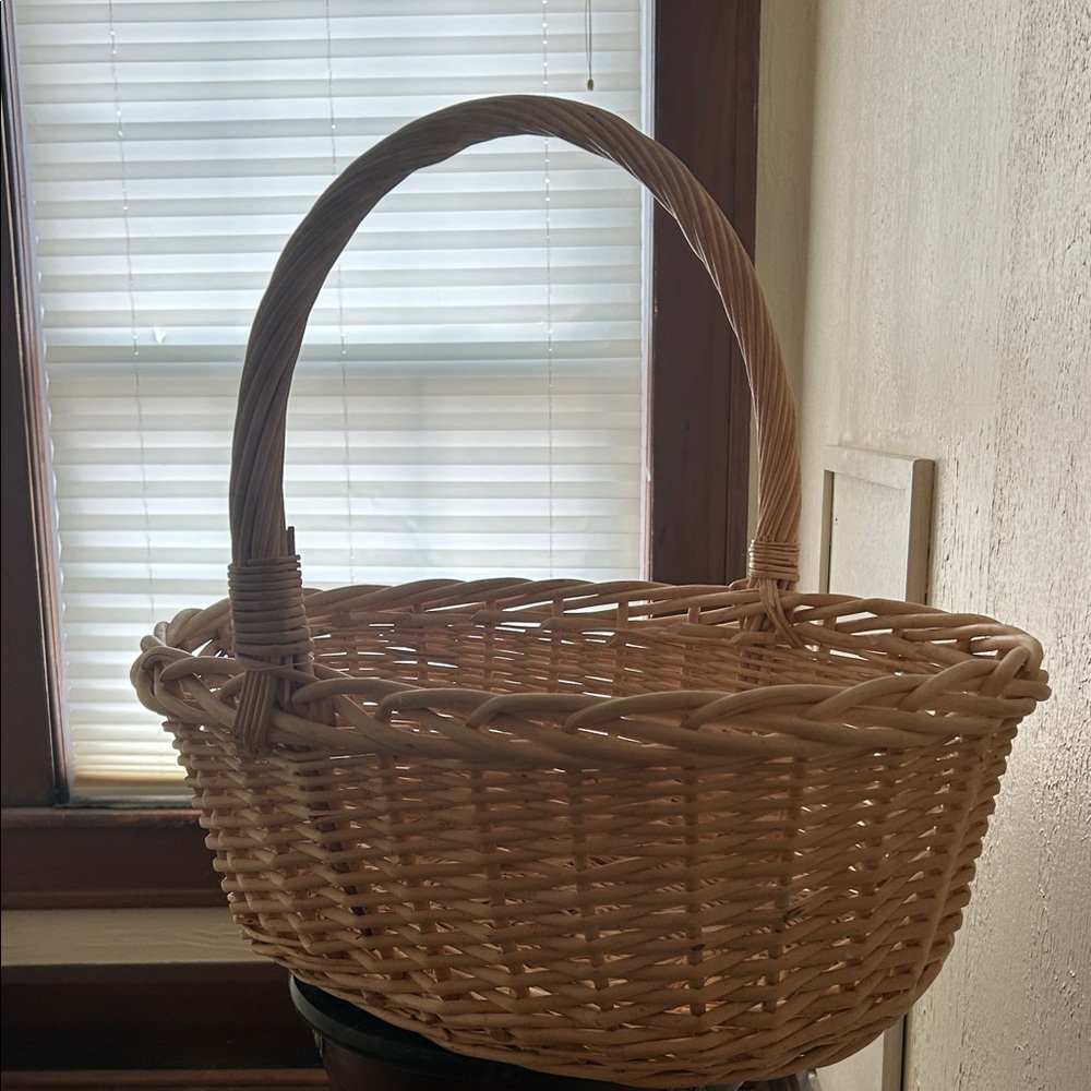 Natural Wicker Handled Basket - Cream - Picture 2 of 3